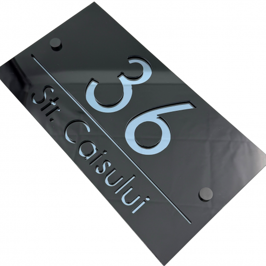 NUMAR CASA PREMIUM - Negru Lucios / Gri Antracit Oglinda / 2 Distantieri Negrii - 28x15cm