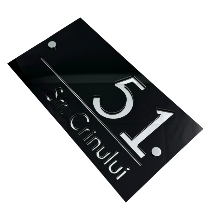 NUMAR CASA PREMIUM - Negru Lucios / Argintiu Oglinda / 2 Distantieri Argintii - 28x15cm