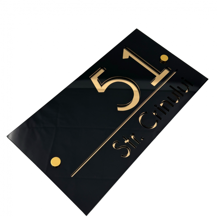 NUMAR CASA PREMIUM - Negru Lucios / Auriu Oglinda / 2 Distantieri Aurii - 28x15cm
