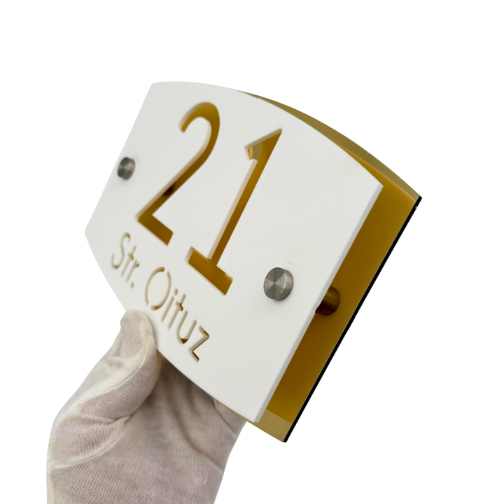 NUMAR CASA PREMIUM - Alb Satinat / Aluminiu Auriu Oglinda / 2 Distantieri Argintii - 20x13cm