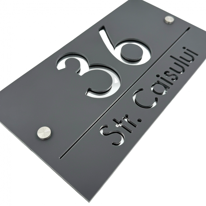 NUMAR CASA PREMIUM - Gri Satinat / Argintiu Oglinda / 2 Distantieri Argintii - 28x15cm