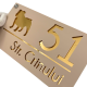 NUMAR CASA PREMIUM - Crem Satinat / Auriu Oglinda / 4 Distantieri Argintii - 28x15cm